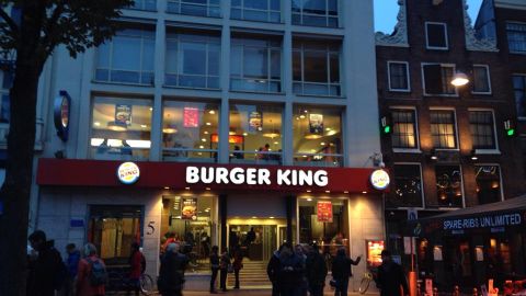 Industriële gietvloer – toepassing horeca Burger King Leidse Plein Amsterdam