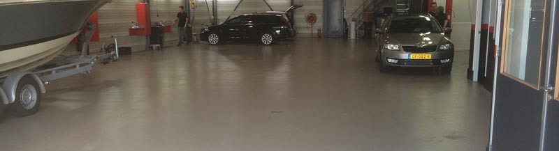 Lees meer over het artikel Vloer (garagevloer) poetsbedrijf Zeeland