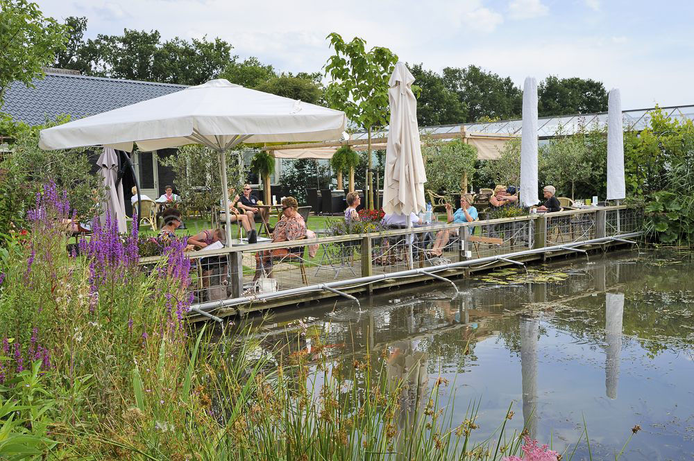 Lees meer over het artikel Horecavloer Woudenberg – gietvloer horecakeuken
