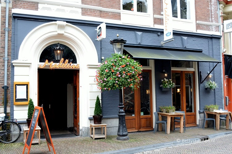 Lees meer over het artikel Restaurantvloer Utrecht – kunststof gietvloer keuken horecabedrijf
