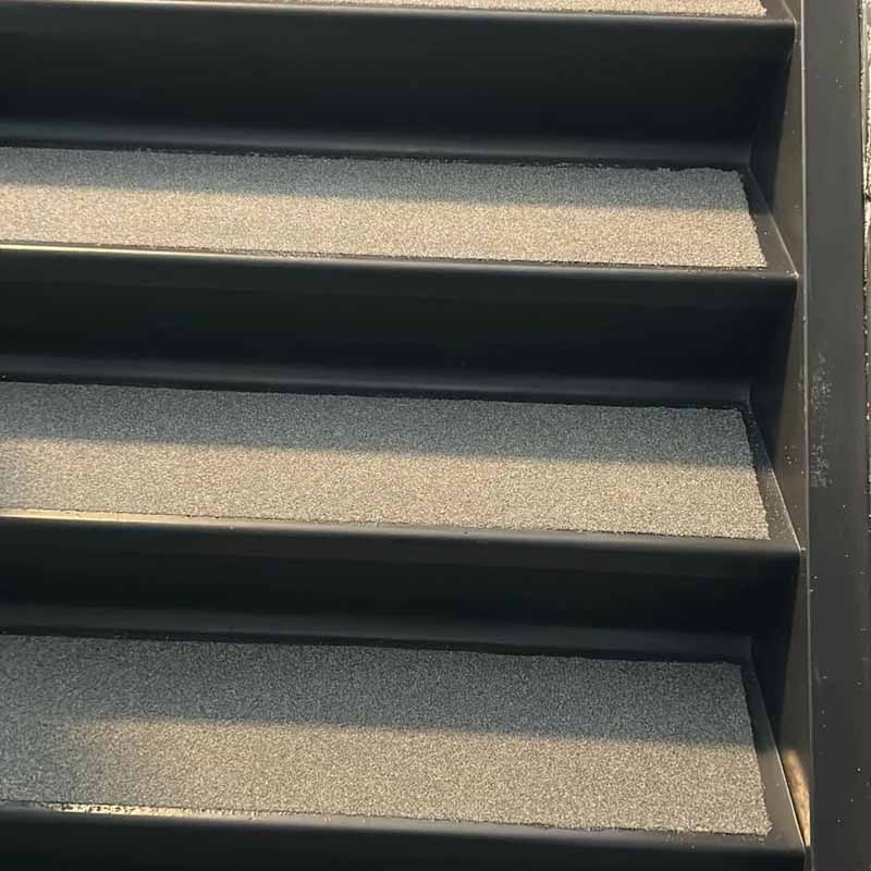 Lees meer over het artikel Traprenovatie (antislip trapvloer) appartementencomplex Monster